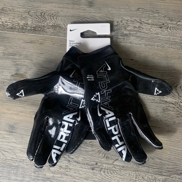 STEALTH Football Receiver Gloves – Super Grip Palms For Better Catches